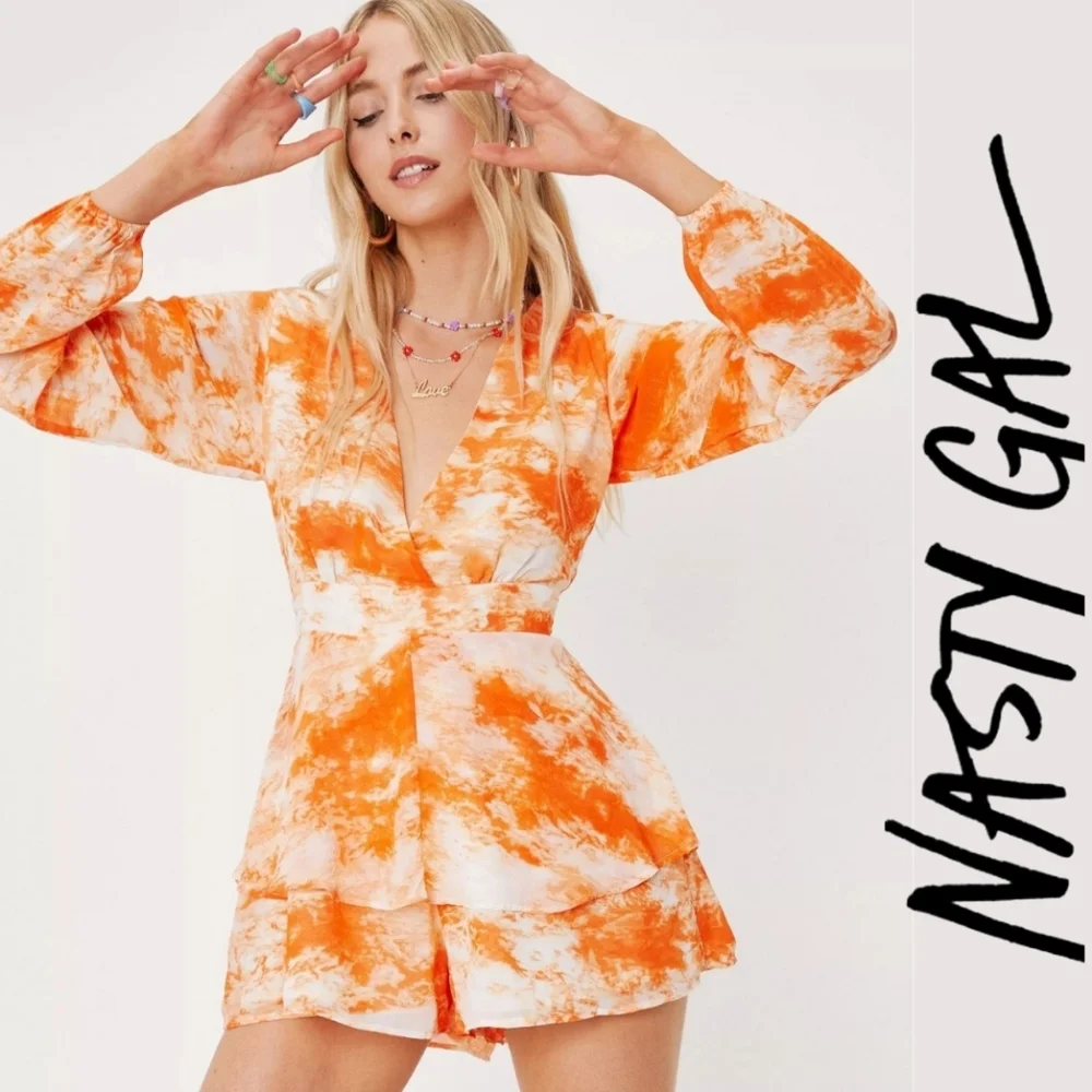Nasty Gal Tie Dye V-Neck Relaxed Tiered Romper Orange and White Size 4 - Picture 1 of 8